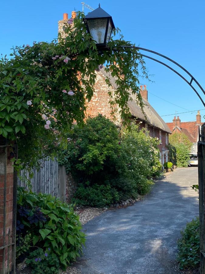 7 Salisbury Street B&B Cranborne Bagian luar foto